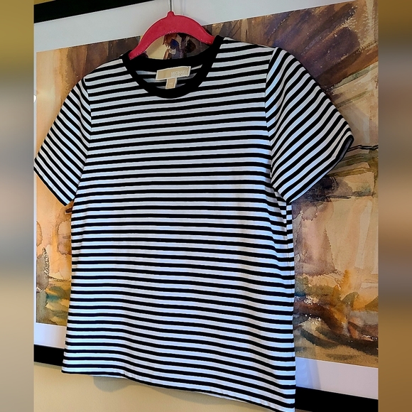 Michael Kors tshirt XS - Picture 9 of 16